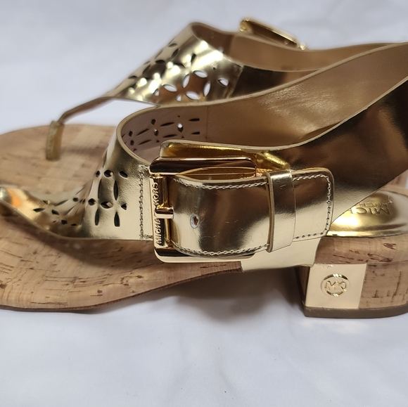 Michael Kors  London Thong Sandals - Picture 4 of 5